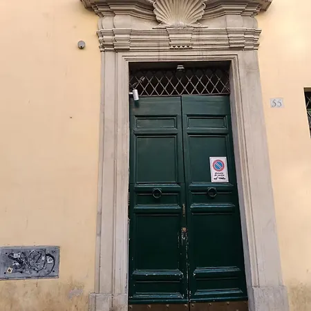 Near The Colosseum * 罗马